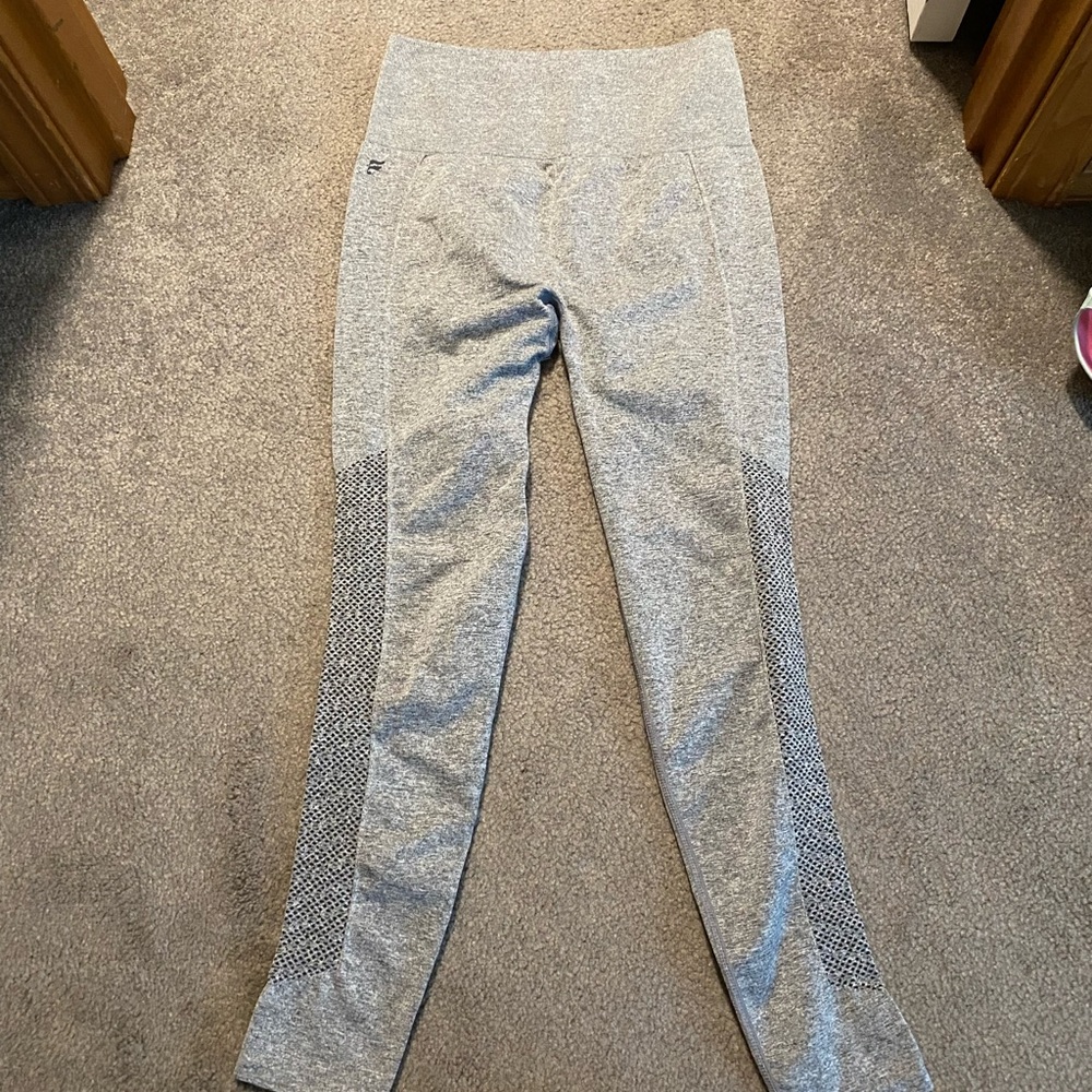 Fabletics leggings - Picture 3 of 3
